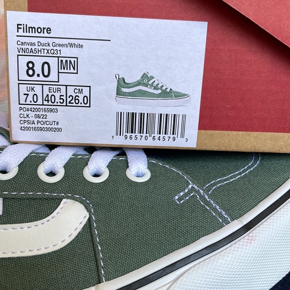 Vans Filmore
Canvas Duck Green/White
VNOA5HTXQ31
WMNS sneakers - Picture 16 of 16